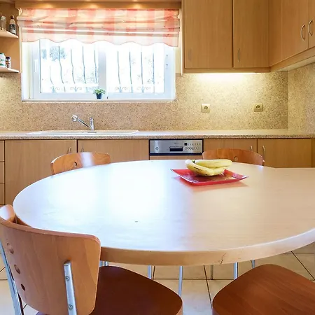 Relaxing Family Home, Near Many Sandy Beaches Holiday home Souda