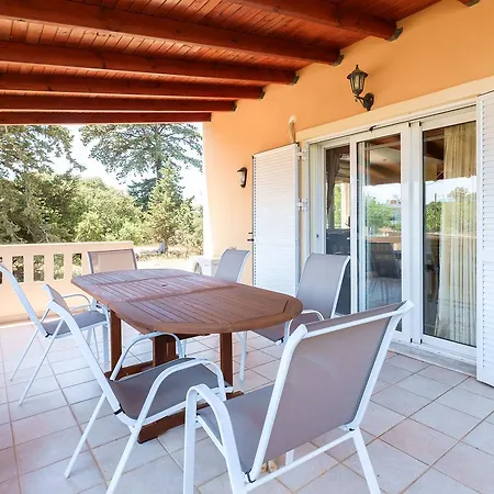 Relaxing Family Home, Near Many Sandy Beaches * Souda