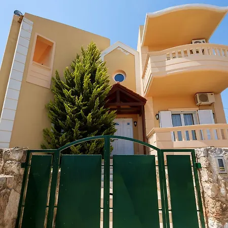 Relaxing Family Home, Near Many Sandy Beaches Holiday home *