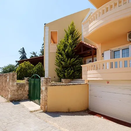 펜션 Relaxing Family Home, Near Many Sandy Beaches *