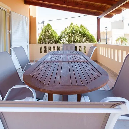 펜션 Relaxing Family Home, Near Many Sandy Beaches 수다